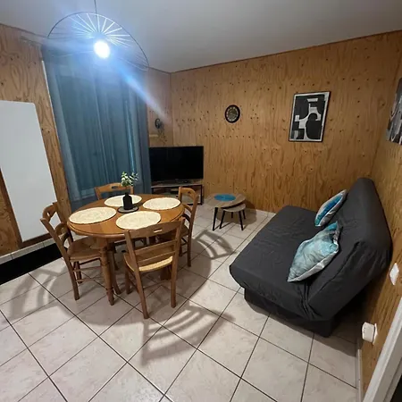 Les Pieds Dans L'o 50a Et 50b Holiday home *